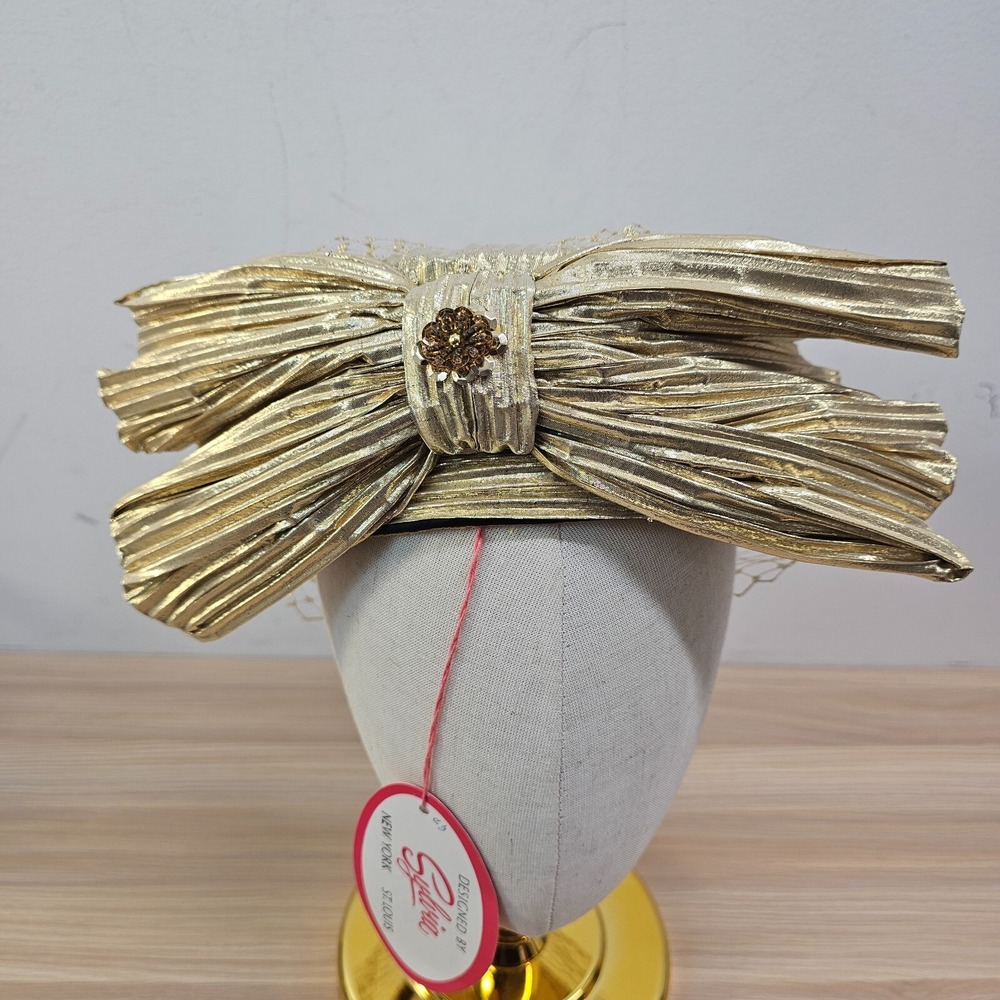 Vintage Pillbox Hat Womens XS Gold Brooch Bow Veil Cocktail SYLVIA Union USA New